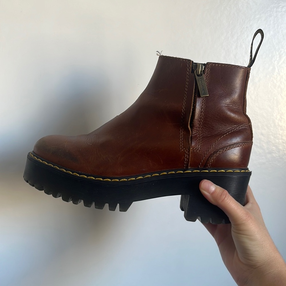 DR. MARTENS ROMETTY WOMEN'S LEATHER CHELSEA BOOTS IN BUTTERSCOTCH BROWN
